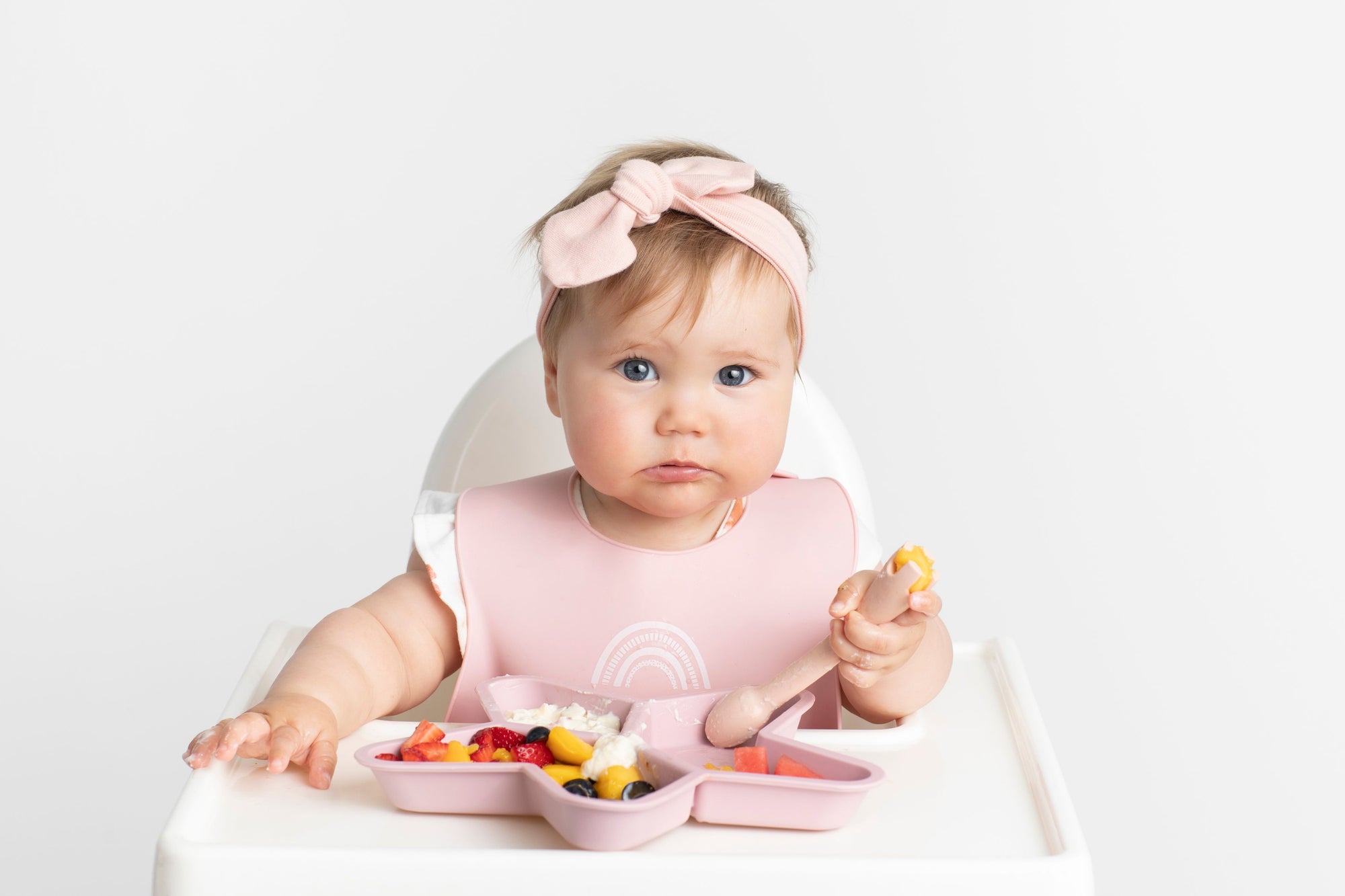 Starting Solids: Traditional Feeding or Baby Led Weaning?